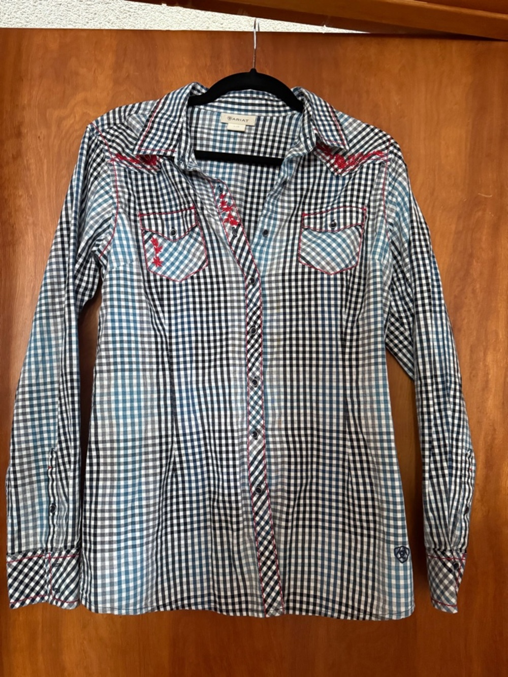Women’s Ariat Gingham Check Embroidered American Rose Button Down Shirt, Large